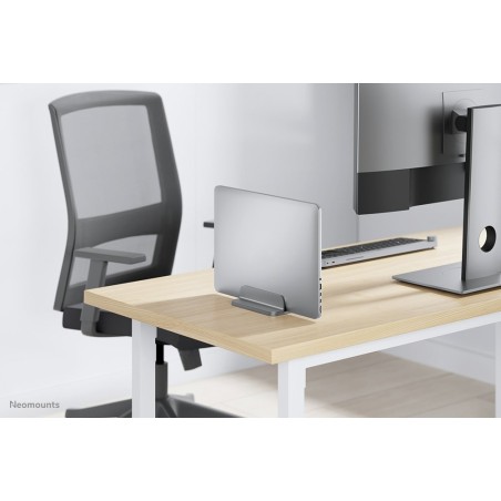 Soporte vertical newstar hasta 17 "max 5kg, plata