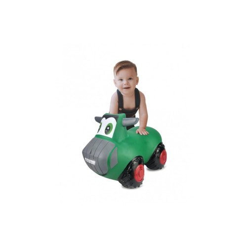 Tractor de salto con bomba jamara fendt