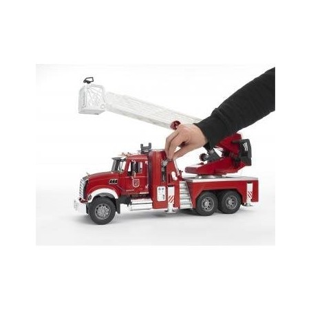 Bruder camion bomberos mack con escalera y deposito de agua 02821