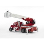 Bruder camion bomberos mack con escalera y deposito de agua 02821