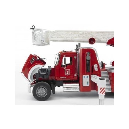 Bruder camion bomberos mack con escalera y deposito de agua 02821
