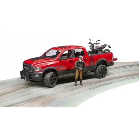 Bruder ram 2500 power wagon con ducati desert sled y conductor