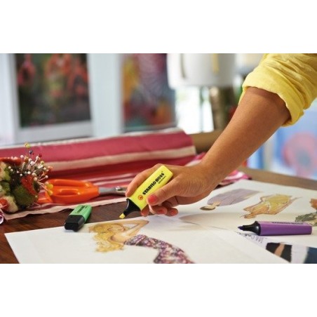 Stabilo boss  estuche de marcadores fluorescentes  - estuche 4 colores - punta biselada
