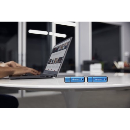 Kingston ironkey vault privacy 50 256 gb, lápiz usb celeste/negro