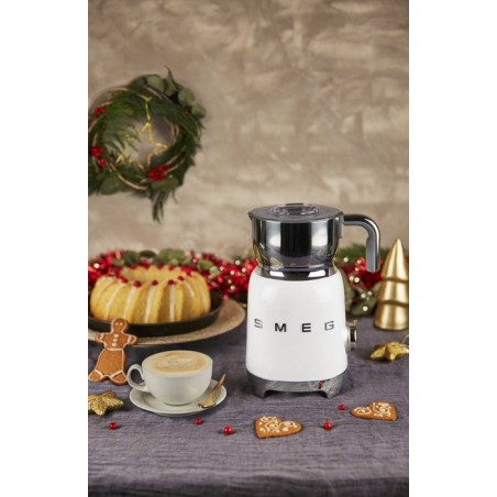 Espumador de leche smeg mff11wheu estilo años 50 blanco