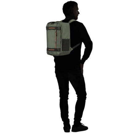 Mochila american tourister urban track capacidad 24l verde