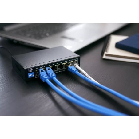 Extralink krios 4-port gbe unmanaged 802.3af/at 150w poe switch + 1xrj45 up-link