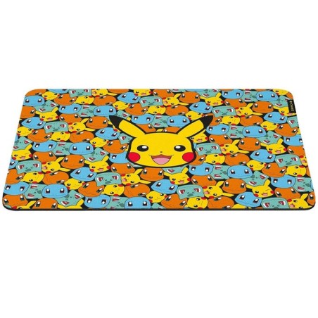 Alfombrilla razer gigantus v2 medium pokemon kanto starters edit. (rz02-03333900-r3m1)