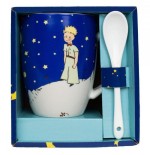 Taza con cuchara enesco el principito bajo el cielo estrellado