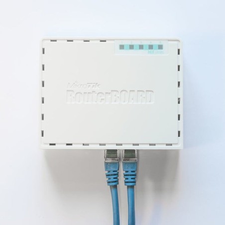 Router mikrotik hex rb750gr3