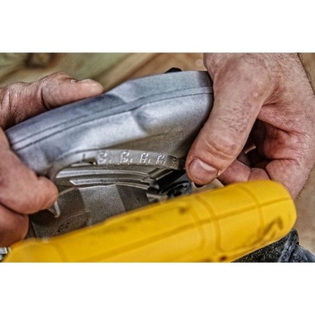 Dewalt sierra circular 1.350w 65mm 184mm  dwe560