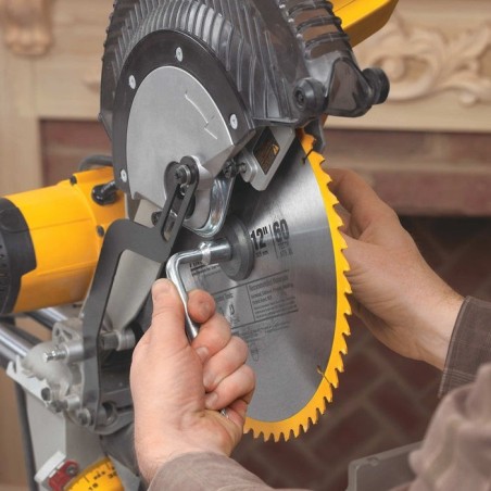 Dewalt ingleteadora telescopica dws780-qs (1675w, 305 mm)