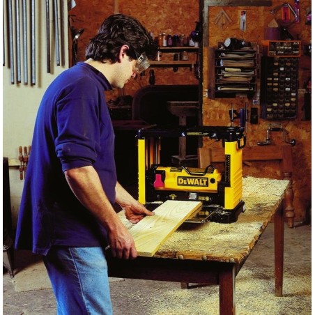 Regruesadora dewalt 1800 w con anchura de cepillado de 317 mm