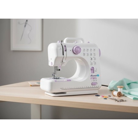 Máquina de coser mini lucznik