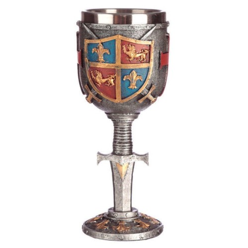 Copa escudo y espada medieval
