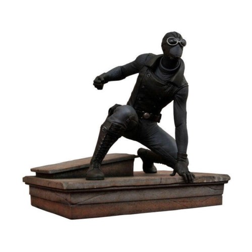Estatua spiderman traje negro spiderman marvel 18cm
