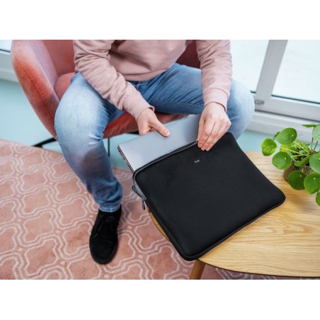 Funda trust primo para portátiles hasta 15.6' negra